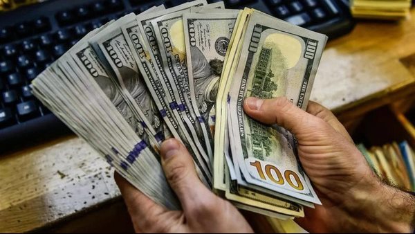 تحديث ساخن: ارتفاع مفاجئ في سعر صرف الدولار مقابل الجنيه المصري اليوم السبت