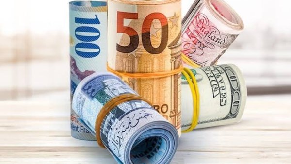تحديث يومي لأسعار العملات الأجنبية والعربية مقابل الجنيه في البنوك المصرية: اكتشف أحدث التحويلات النقدية الآن!