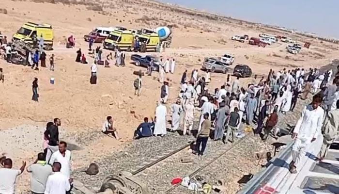 كارثة قطارية تضرب مصر: قتلى وجرحى في انقلاب مروع بين الإسكندرية ومطروح