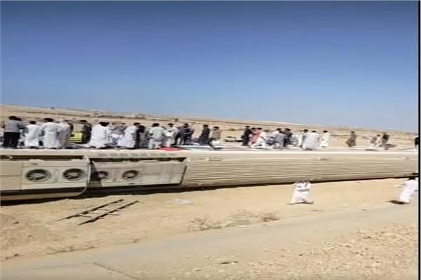 كارثة مروعة: مصرع اثنين وإصابة 73 في حادث انقلاب قطار مروح - التفاصيل الكاملة