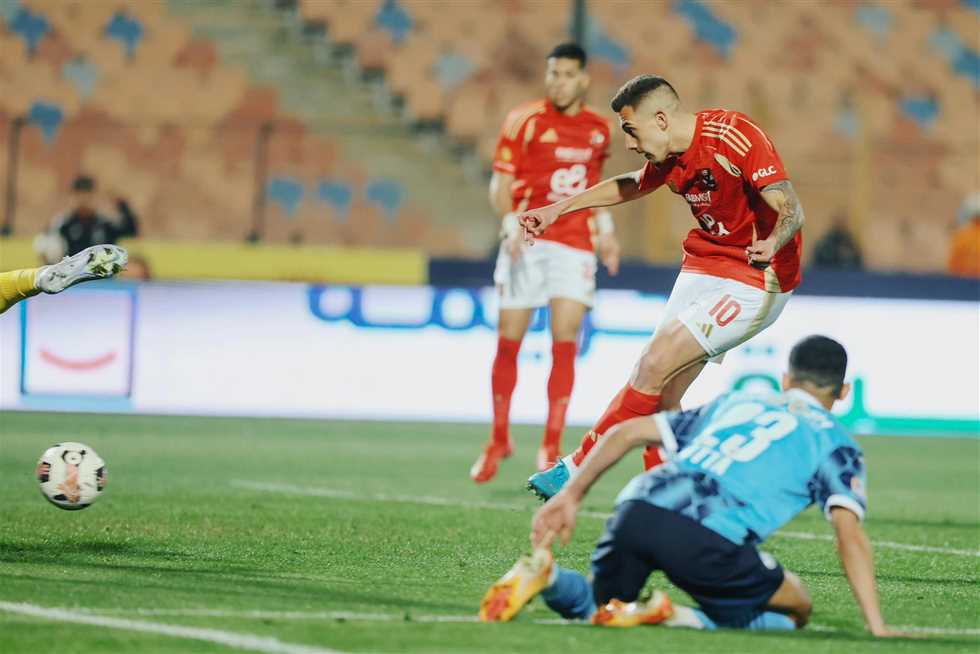 الكشف عن معلق مباراة الأهلي وبيراميدز اليوم في الدوري المصري 2025 والقناة الناقلة: تفاصيل حصرية لن تجدها في أي مكان آخر!