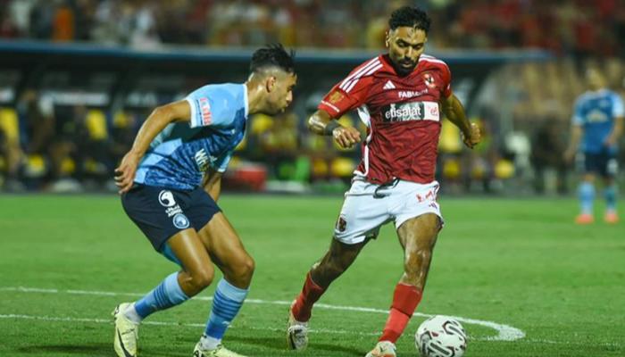 مواجهة نارية بين الأهلي وبيراميدز في القمة المرتقبة للدوري المصري: من سيتفوق؟