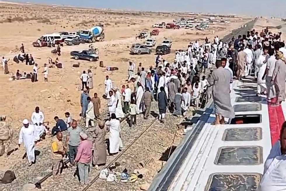 وزير النقل يحطم الصمت ويكشف حقيقة حادث قطار مطروح بنفسه