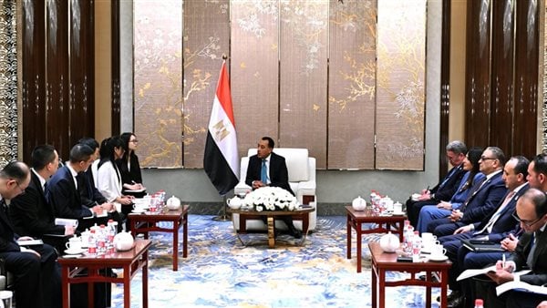 مدبولي يكشف عن خطة مصر الطموحة لتعزيز صناعة تحلية المياه وتوطين الصناعات في الصين
