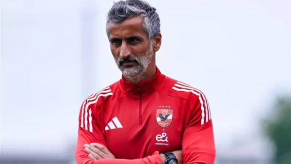 صدمة في عالم كرة القدم: مدرب الأهلي الجديد يظهر في الجزيرة لتولي منصب ريبيرو!