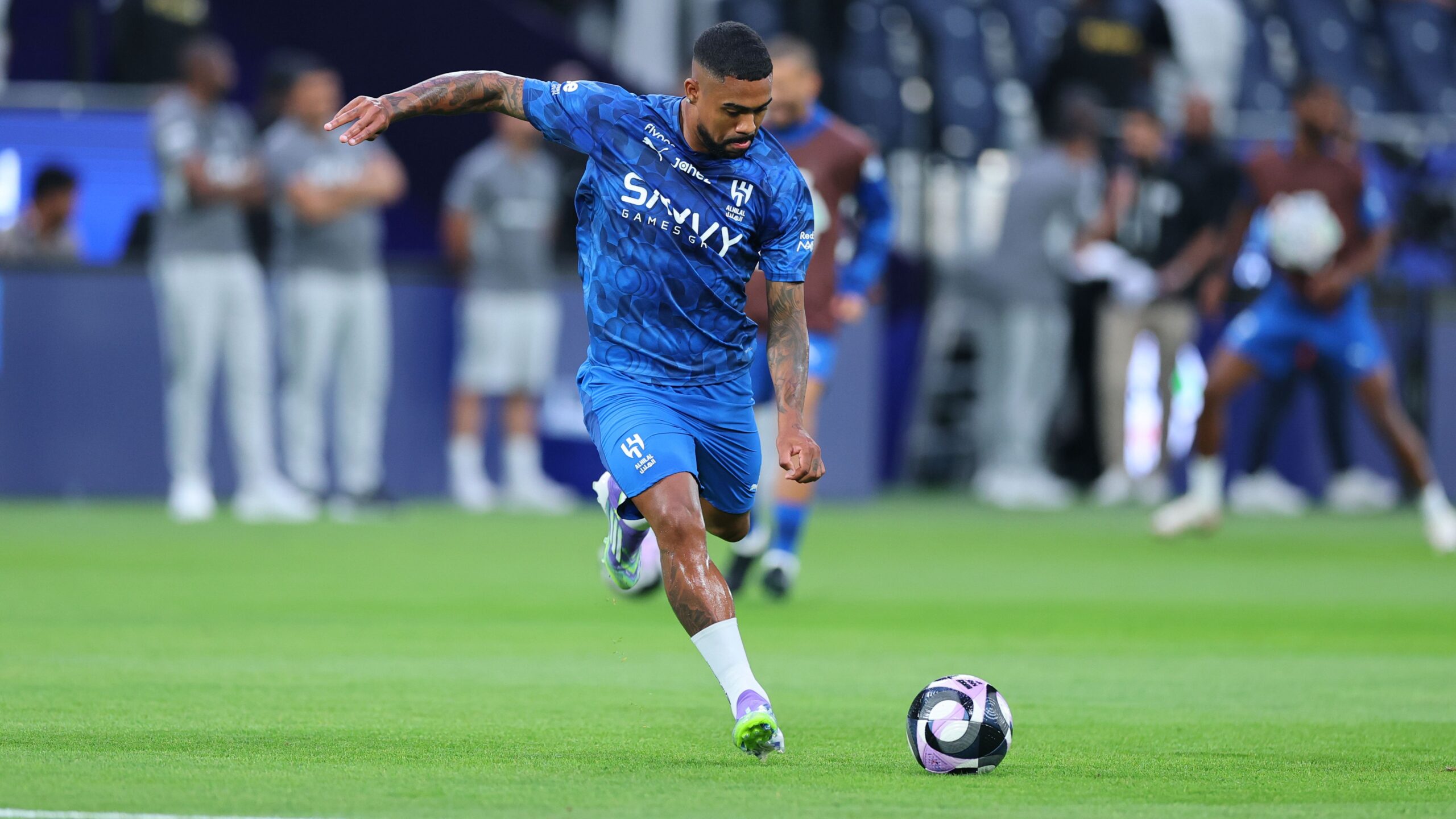 مقال: "تصدر الهلال للدوري وتحدي مالكوم لجيسوس: أخبار الهلال اليوم حصرية