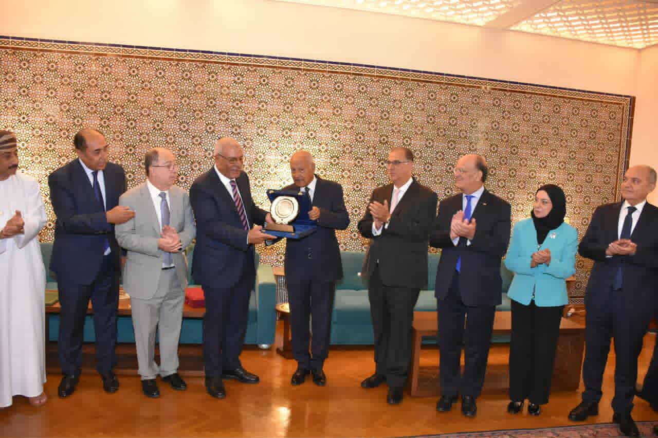 تكريم مندوب مصر في جامعة الدول العربية: حفل دبلوماسي يشهد تقديراً للجهود الثنائية